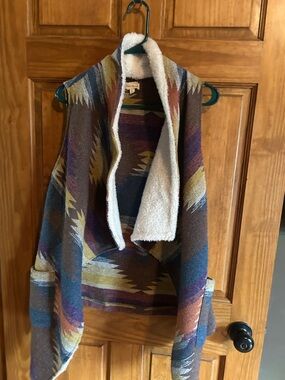 Hem & Thread Cream Sherpa-Trimmed Southwestern Print Vest